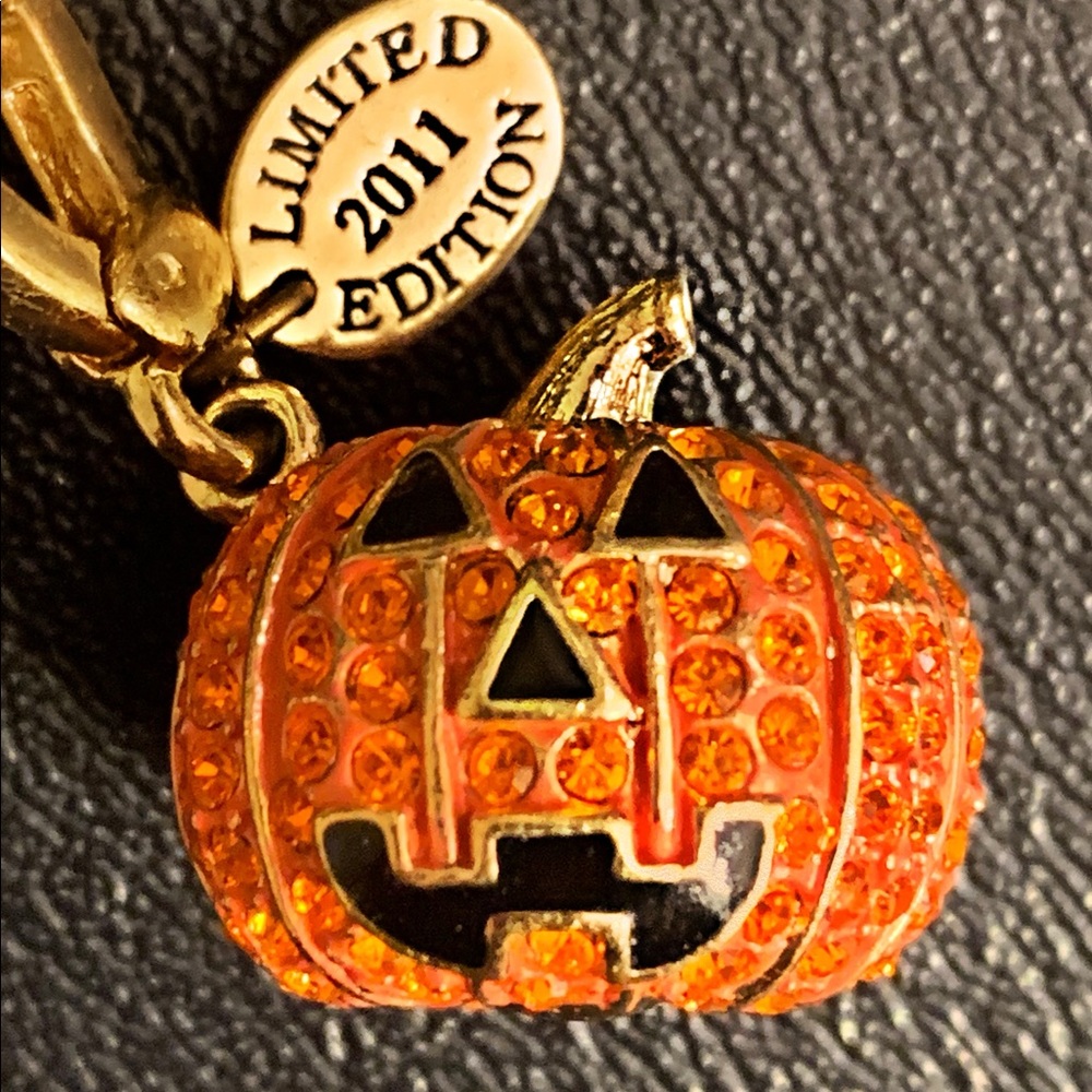 Juicy Couture 2011 LIMITED EDITION Pumpkin Charm